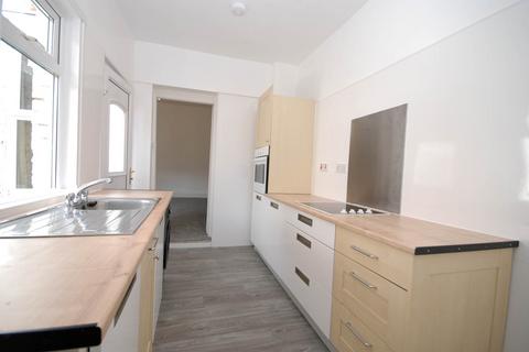 2 bedroom flat to rent, Broomfield Road, Gosforth