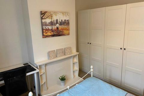 undefined, George Road, Guildford GU1