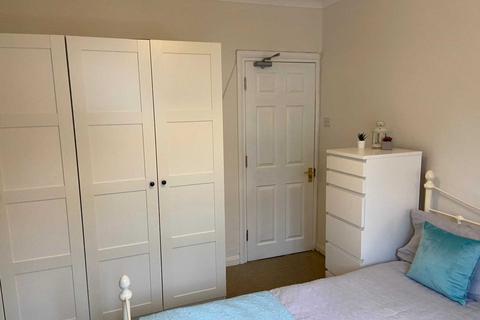 undefined, George Road, Guildford GU1