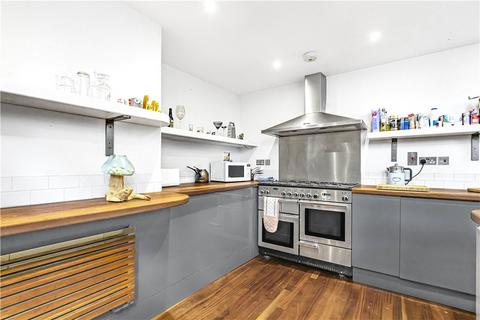 1 bedroom maisonette for sale, Bentley Road, London, N1