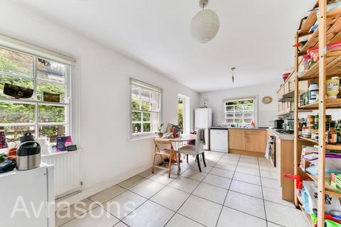 4 bedroom terraced house to rent, CLEAVER SQUARE, KENNINGTON