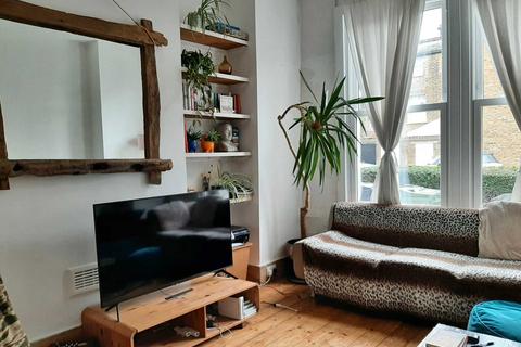 1 bedroom flat to rent, Kimberley Road, Clapham North