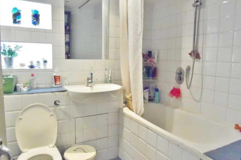 1 bedroom flat to rent, Kimberley Road, Clapham North