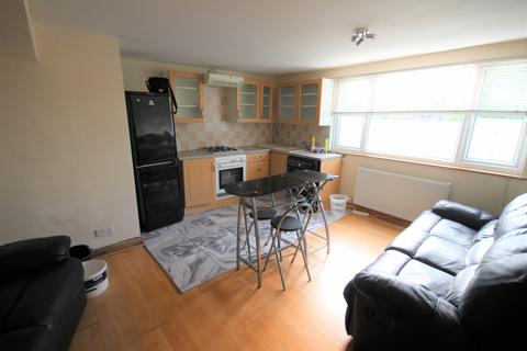 2 bedroom apartment to rent, Harehills Avenue,  Leeds, LS8