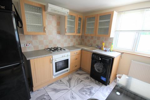 2 bedroom apartment to rent, Harehills Avenue,  Leeds, LS8