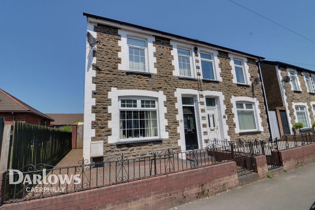 Mill Road, Caerphilly 2 bed end of terrace house £130,000