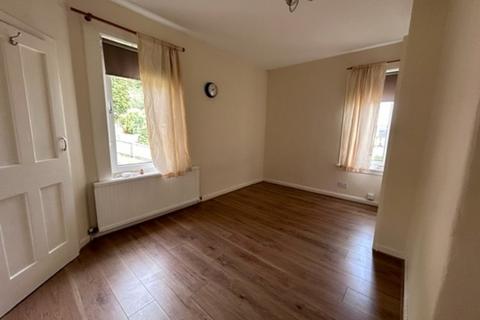 3 bedroom flat to rent, Beechwood, Sauchie FK10