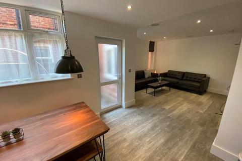 6 bedroom semi-detached house to rent, Marlborough Road, Beeston, NG9 2HG