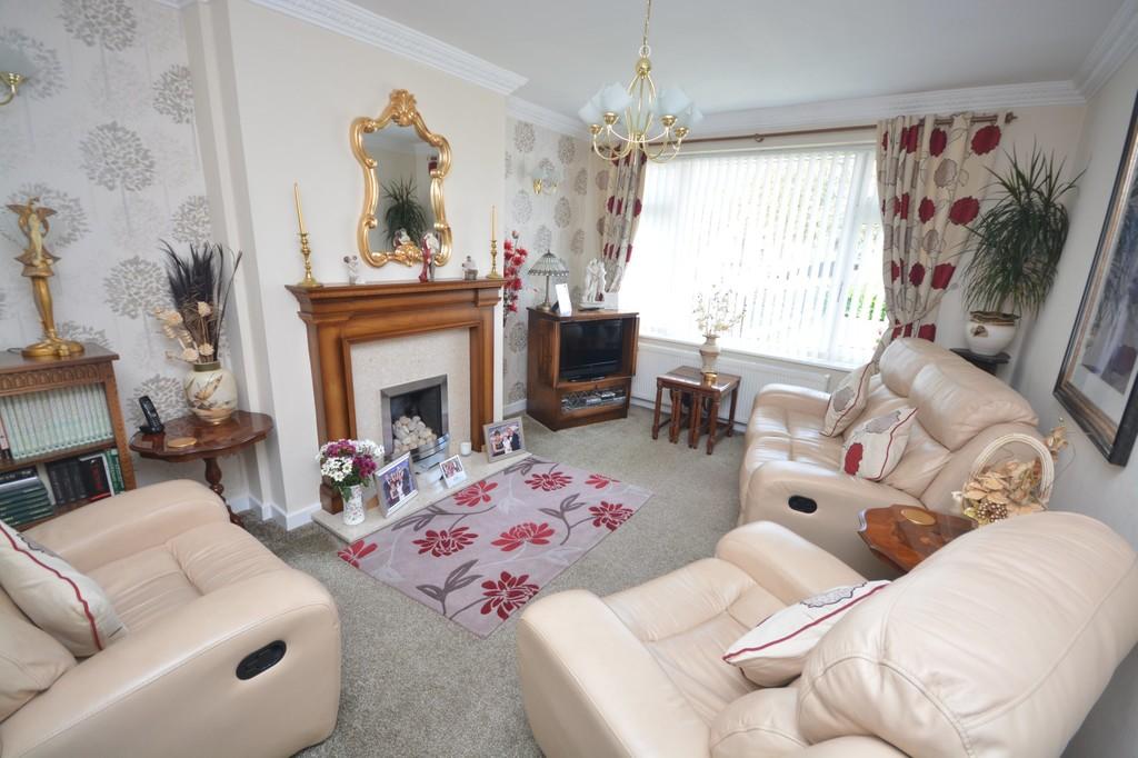 Newdigate Road, Bedworth 3 bed semidetached house £240,000