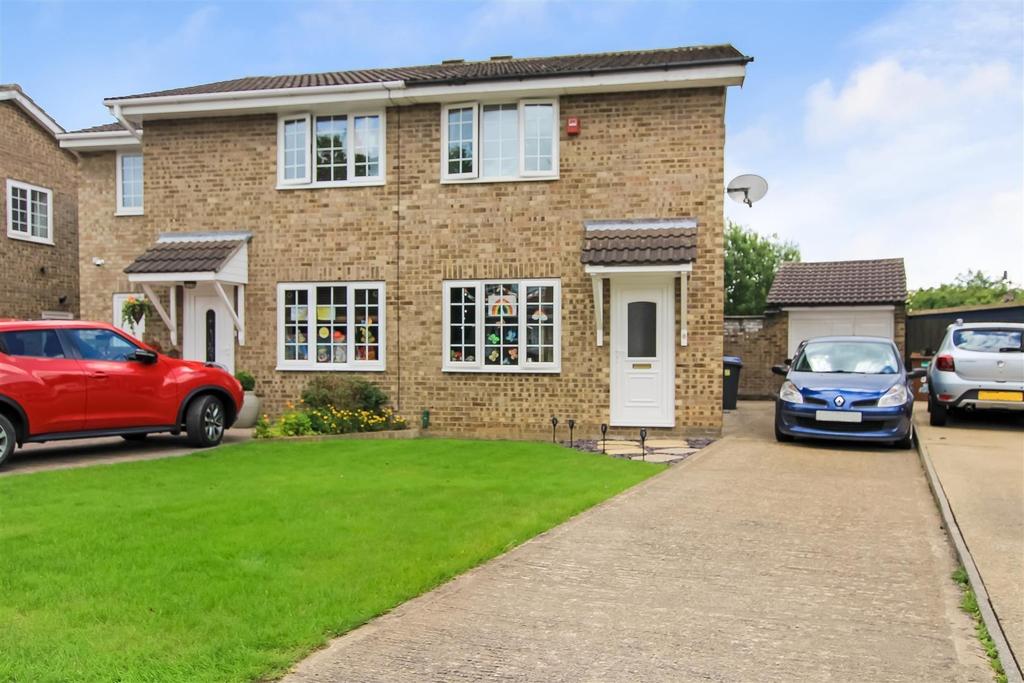 Kirkham Close, Woodham, Newton Aycliffe 2 bed semidetached house £