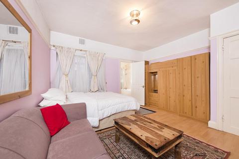 2 bedroom apartment for sale, Queens Mansions, NW4