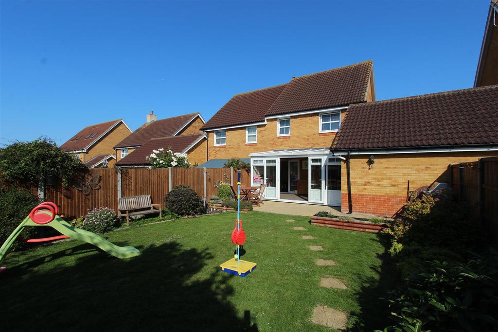 Lady Winter Drive, Minster On Sea, Sheerness 3 bed semidetached house