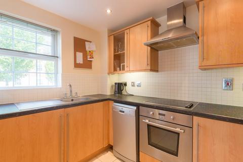 2 bedroom flat to rent, Mandarin Way, Newbury, RG14