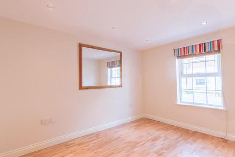 2 bedroom flat to rent, Mandarin Way, Newbury, RG14