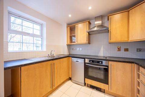 2 bedroom flat to rent, Mandarin Way, Newbury, RG14