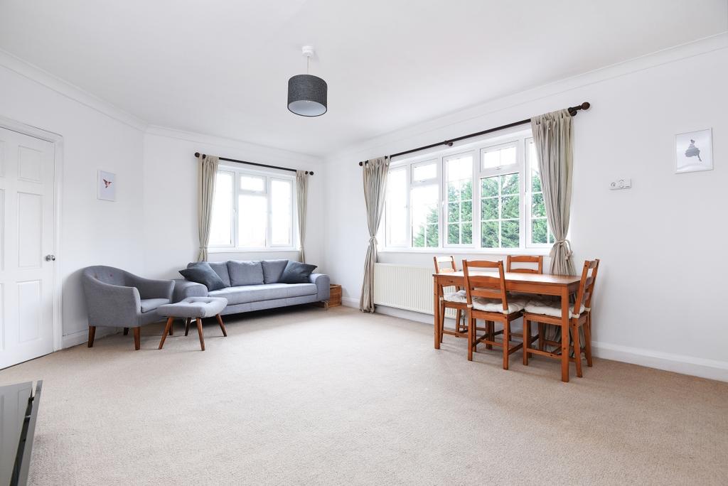 Albert Drive London SW19 1 bed flat £1,325 pcm (£306 pw)