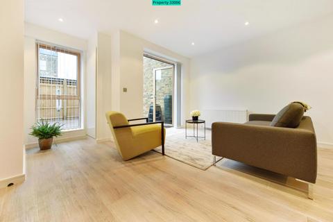 3 bedroom townhouse to rent, Railton Road, London, SE24 0LF