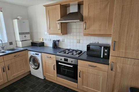 2 bedroom apartment to rent, Redgrave Close, St James Village, Gateshead NE8