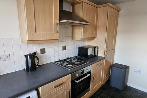 2 bedroom apartment to rent, Redgrave Close, St James Village, Gateshead NE8