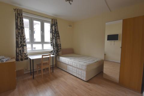 4 bedroom flat to rent, Queen Caroline Street, Hammersmith, London W6