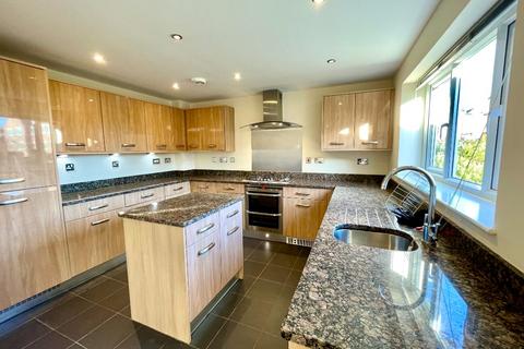 4 bedroom detached house to rent, Principal Rise, Dringhouses, York, YO24