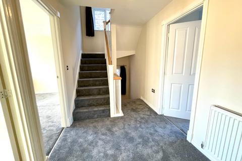 4 bedroom detached house to rent, Principal Rise, Dringhouses, York, YO24