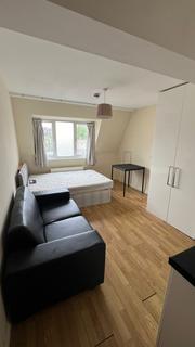 Studio to rent, Sinclair Road W14