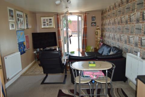 2 bedroom flat to rent - Zeus Court, Fairfield Road, West Drayton. UB7 8FD