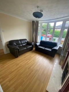 3 bedroom semi-detached house to rent, Heyscroft Road, Withington