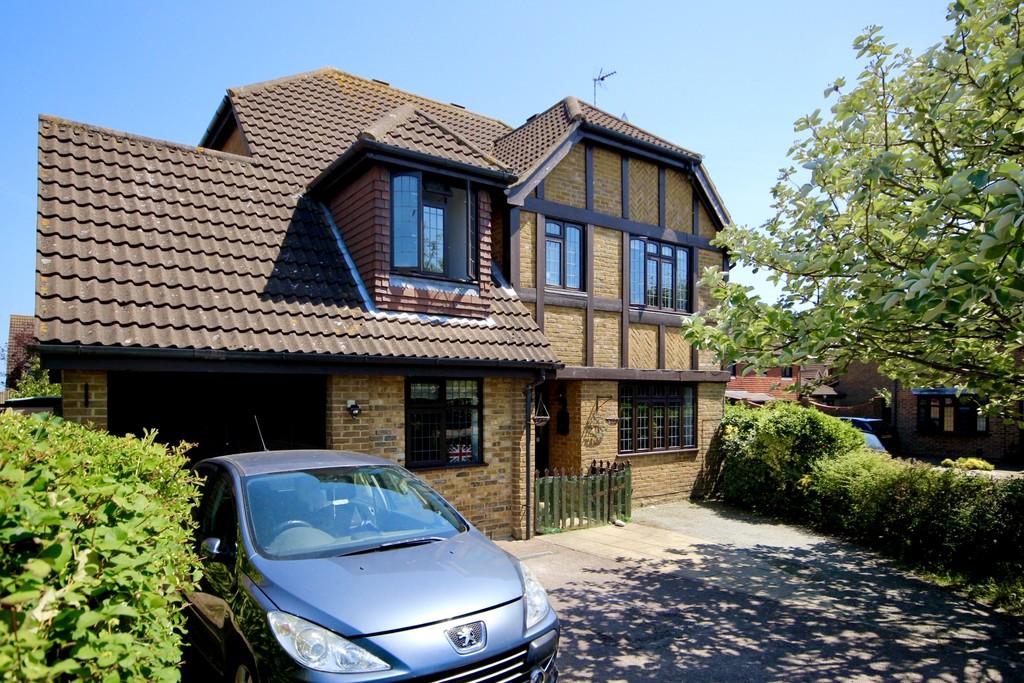 Diana Way, Caisteronsea 4 bed detached house £330,000