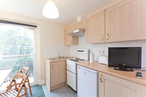 Studio to rent - Belsize Avenue, London NW3