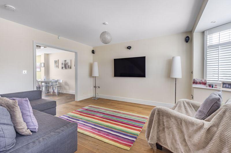 Dalmeny Road, Worcester Park 3 bed detached house £650,000