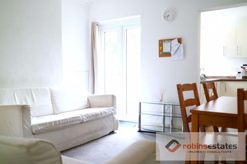 4 bedroom semi-detached house to rent - Abbey Road, Nottingham