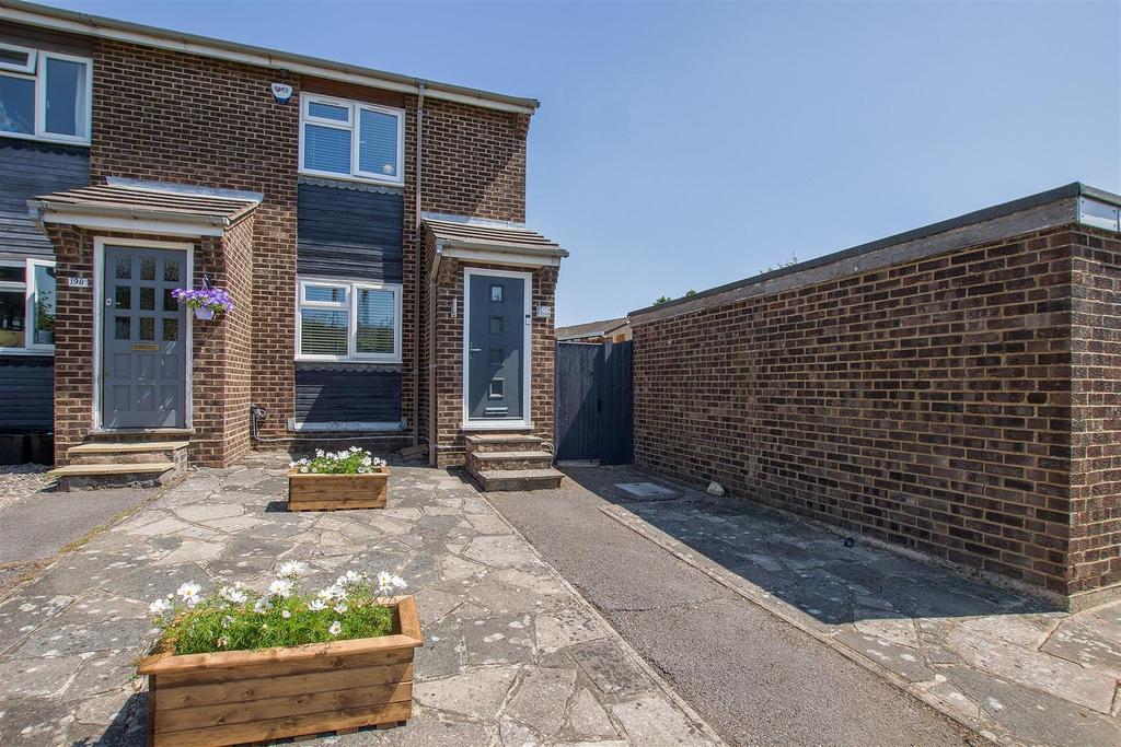 Longfield Lane, Cheshunt 2 bed end of terrace house £345,000
