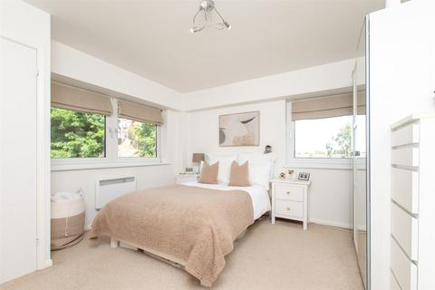 1 bedroom flat for sale, Spring Grove, Gravesend, Kent