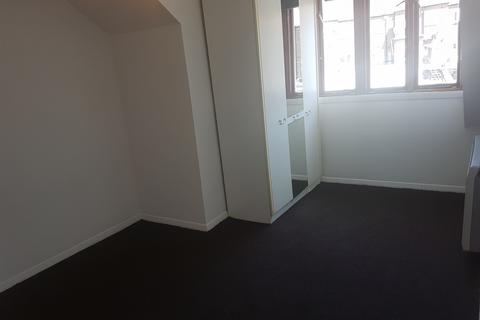 2 bedroom flat to rent, Scout Way, NW7