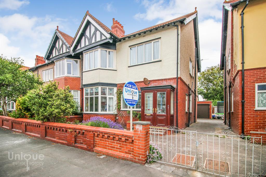 Park Road, Lytham St. Annes, FY8 4 bed semidetached house £225,000