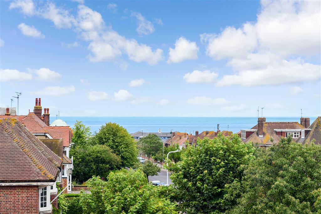 Devonshire Gardens, Cliftonville, Margate, Kent 2 bed apartment £190,000