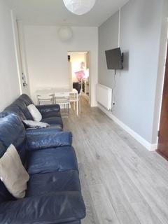 5 bedroom end of terrace house to rent - Swansea SA2