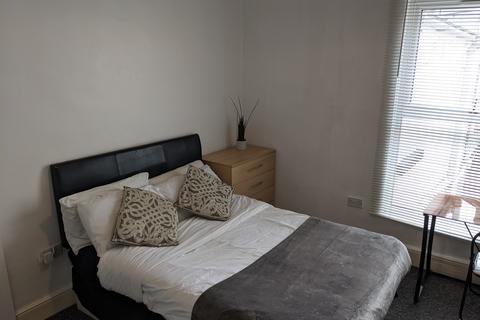 5 bedroom terraced house to rent, Swansea SA2