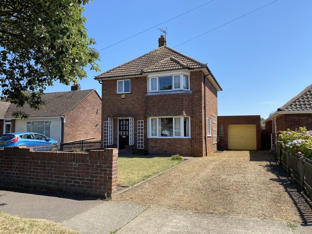 Gunton St. Peters Avenue, Gunton, Lowestoft 3 bed detached house £300,000