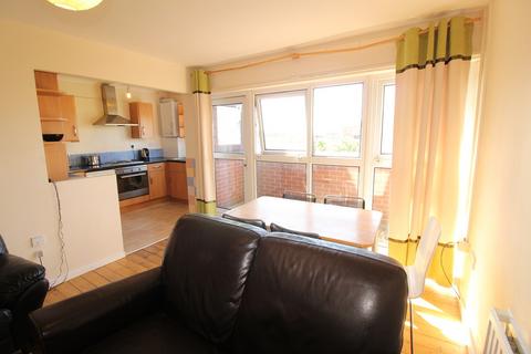 2 bedroom apartment to rent, Carter Gate, Nottingham
