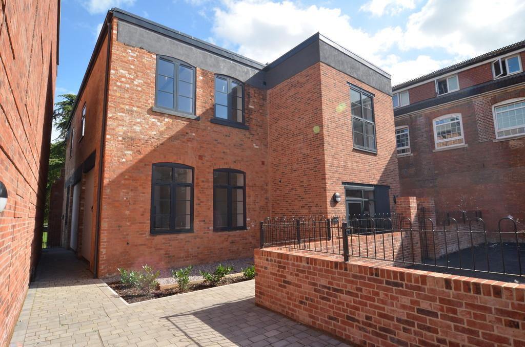 St Works, Silver Street, Trowbridge 2 bed ground floor flat for