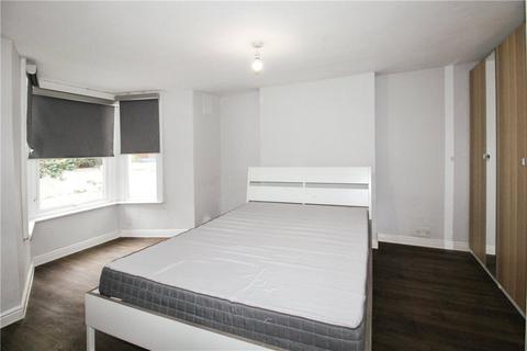 1 bedroom apartment to rent, Garratt Lane, London, SW17