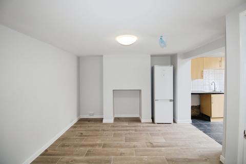 1 bedroom apartment to rent, Garratt Lane, London, SW17