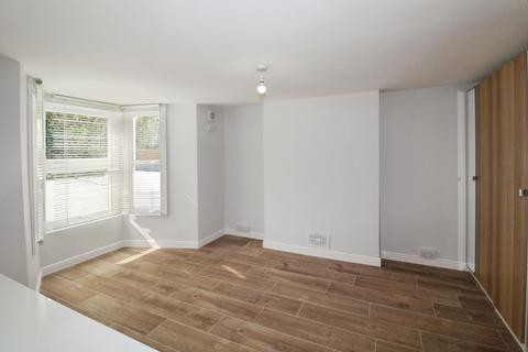 1 bedroom apartment to rent, Garratt Lane, London, SW17