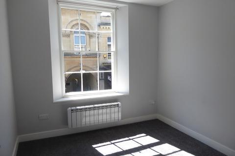 2 bedroom flat to rent - SILVER STREET, TROWBRIDGE