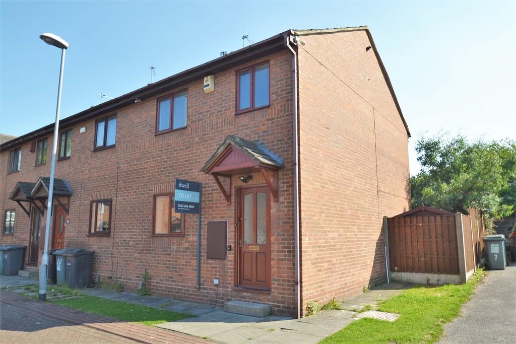 Cad Beeston Mews, Beeston, Leeds 3 bed end of terrace house £675 pcm