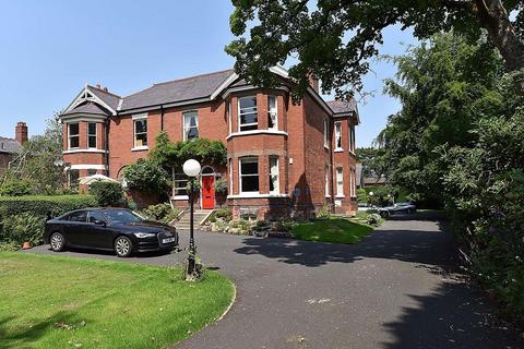 3 bedroom apartment to rent, Tabley Road, Knutsford