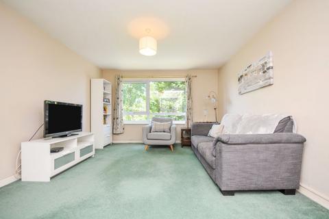 2 bedroom apartment to rent, Willow Grove, Chislehurst